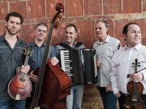  Klezmer Rhapsody - A Spirited Melange of Balkan Folk and Eastern European Melancholy